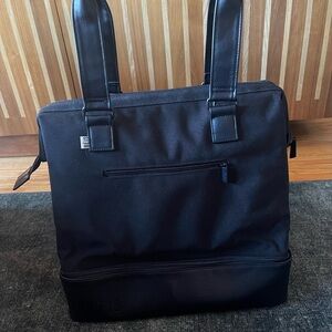 Beis The Mini Weekender in black